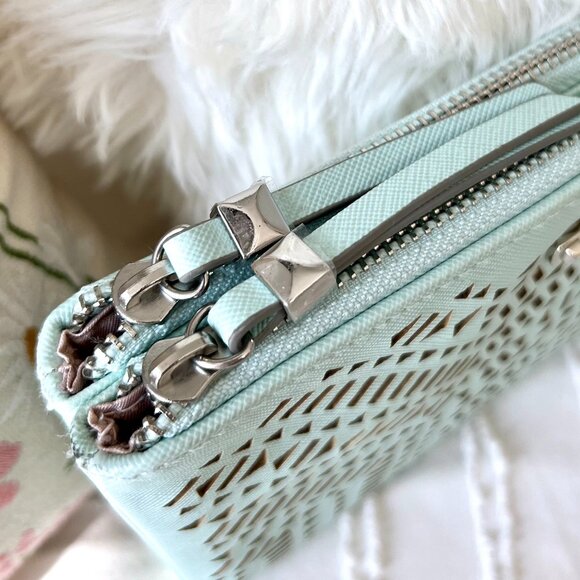 NWOT Mint Green Stella & Dot Double Zip Clutch w/Laser Cut Design - Picture 7 of 9